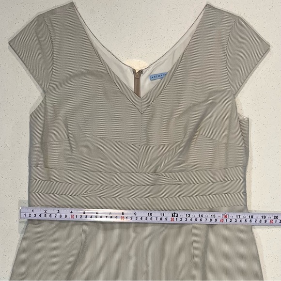 ANTONIO MELANI Ladies Dress Size 14 Cream Tan Beige White Pin Stripe - Picture 4 of 7